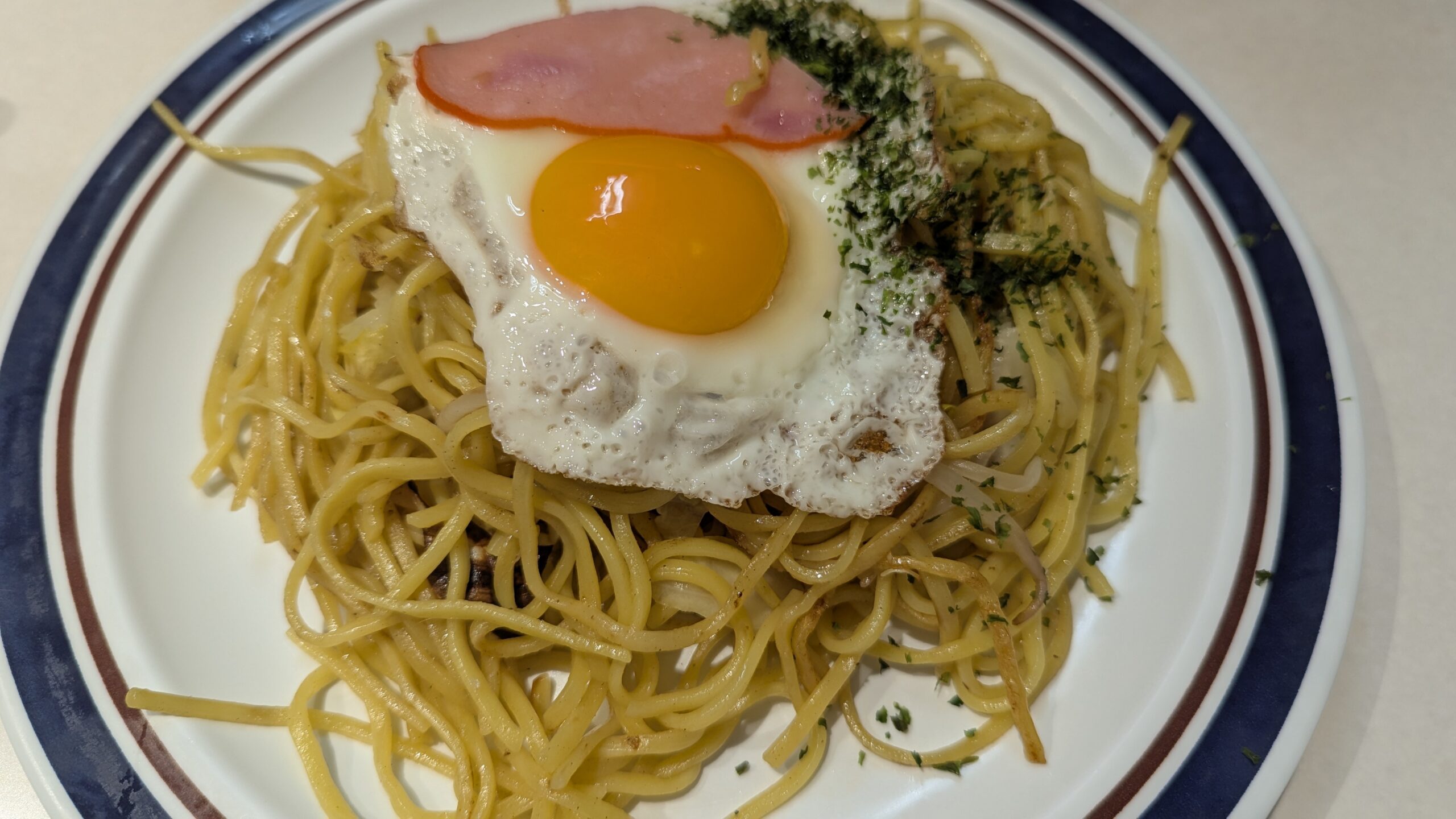 やきそば屋 駅前本店のシンプルな焼きそば
