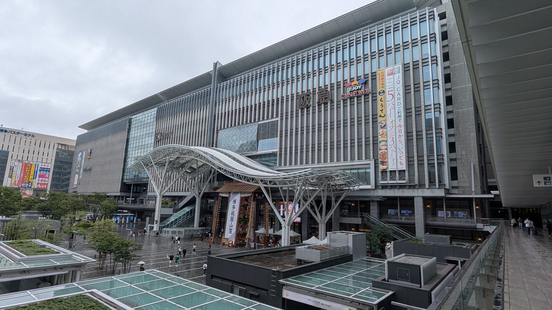 博多駅前の風景