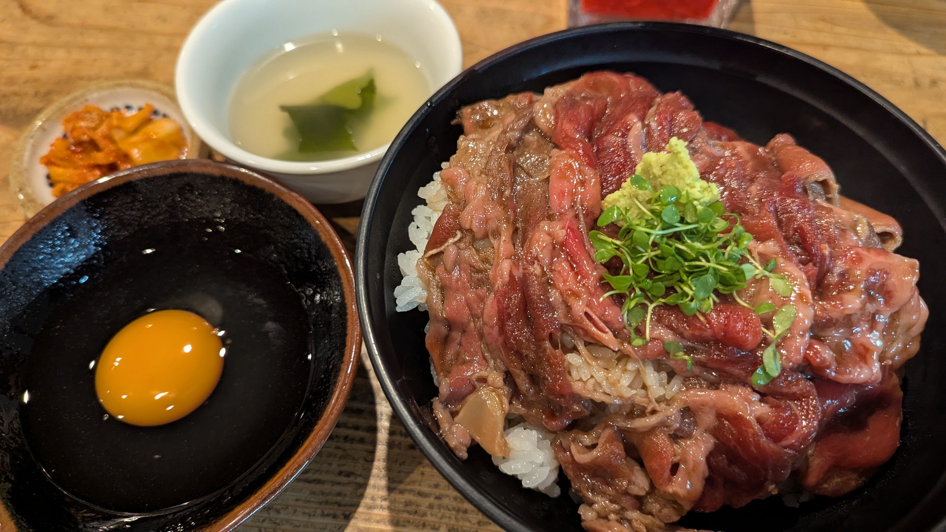 博多炊き餃子 池ぽんの牛丼