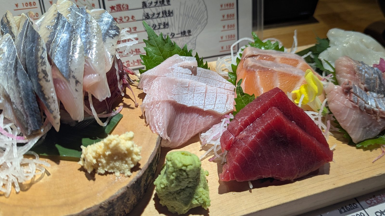 地酒と道産食材一笑丙の刺身盛り合わせ