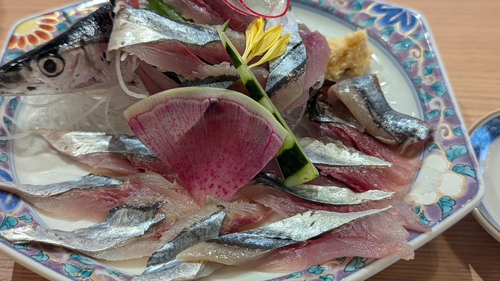 札幌二条市場大磯のさんま刺し