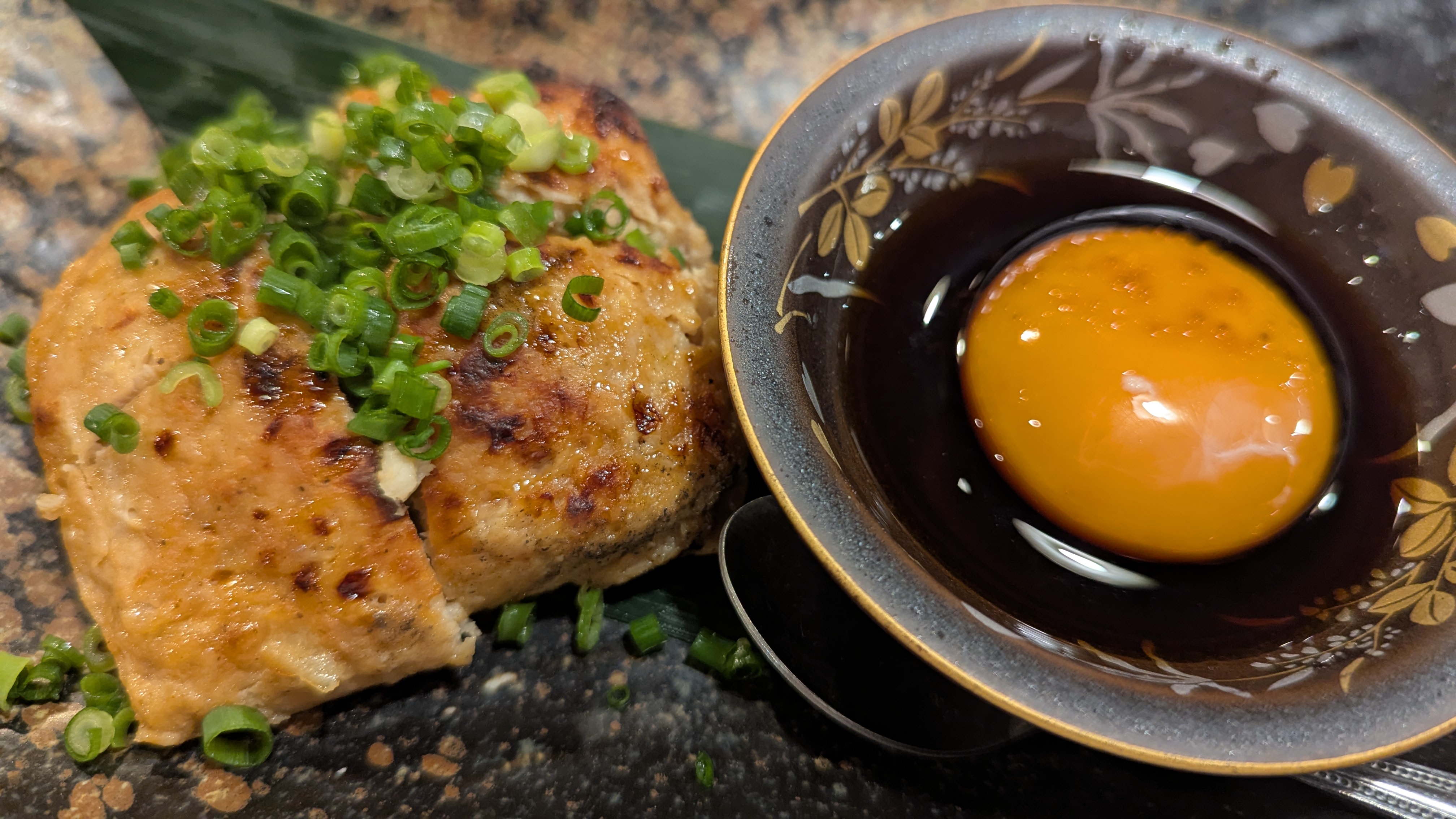 炉端亜紗喜三郎の手ごねつくね